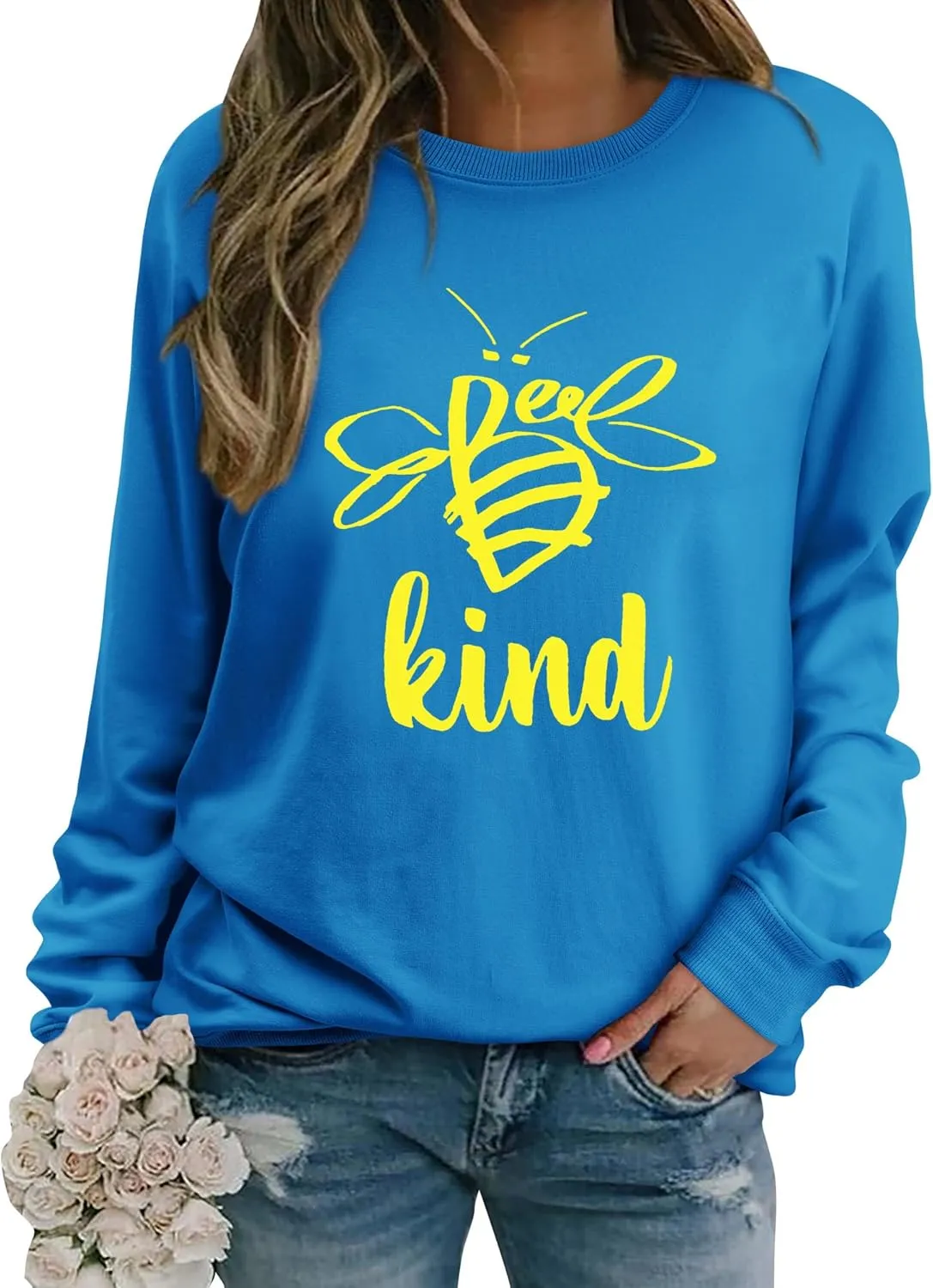 Dresswel Women's Be Kind Sweatshirt Cute Bee Graphic Crewneck Sweatshirt Funny Long Sleeve Teacher Shirts